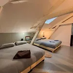 Сasa de vacaciones Charmante Maison De Avec Vue Sur Le Donjon Avec Wifi Et Jardin *