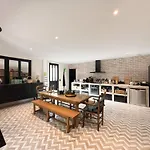 Charmante Maison De Avec Vue Sur Le Donjon Avec Wifi Et Jardin Сasa de vacaciones Gouffern en Auge
