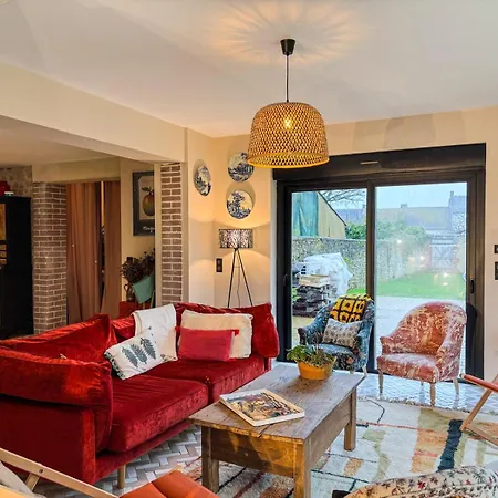 בית נופש Charmante Maison De Avec Vue Sur Le Donjon Avec Wifi Et Jardin