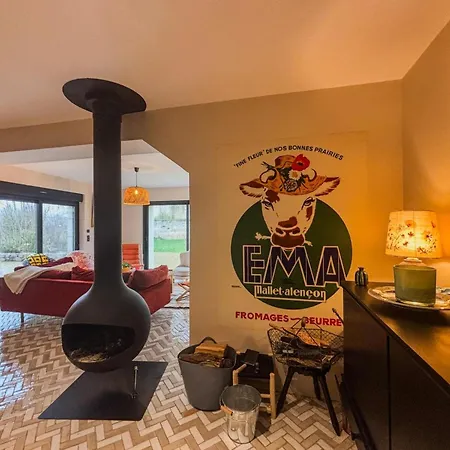 Dom wakacyjny Charmante Maison De Avec Vue Sur Le Donjon Avec Wifi Et Jardin