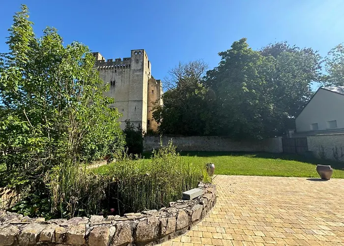 Σπίτι διακοπών Charmante Maison De Avec Vue Sur Le Donjon Avec Wifi Et Jardin Gouffern en Auge