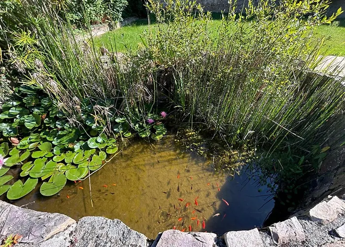 Holiday home Charmante Maison De Avec Vue Sur Le Donjon Avec Wifi Et Jardin