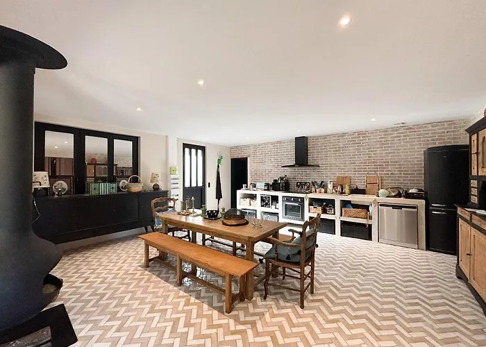 Charmante Maison De Avec Vue Sur Le Donjon Avec Wifi Et Jardin Σπίτι διακοπών