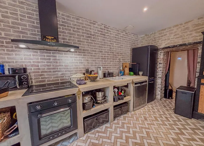 Charmante Maison De Avec Vue Sur Le Donjon Avec Wifi Et Jardin Gouffern en Auge