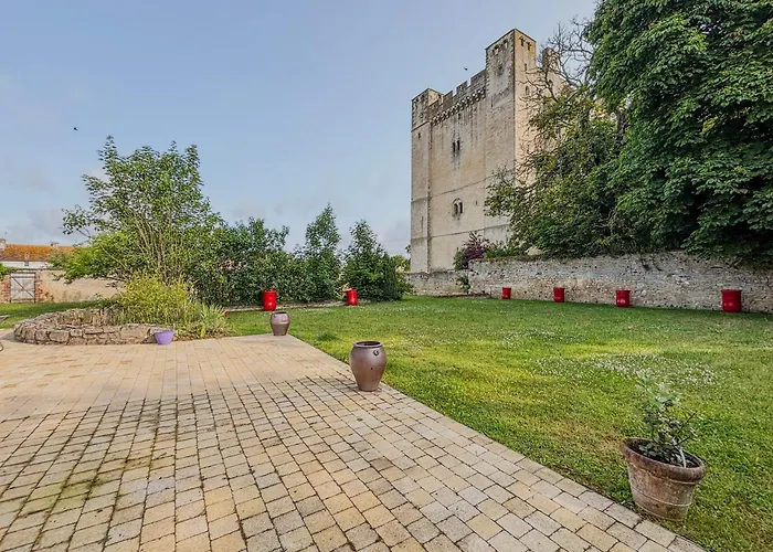 Charmante Maison De Avec Vue Sur Le Donjon Avec Wifi Et Jardin Gouffern en Auge
