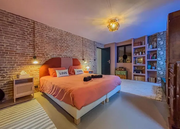 Σπίτι διακοπών Charmante Maison De Avec Vue Sur Le Donjon Avec Wifi Et Jardin